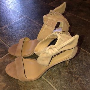 Banana republic bow heels